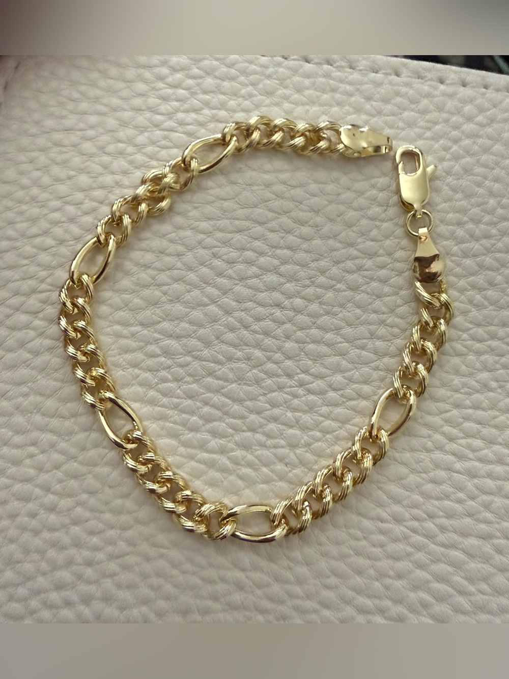 18K Gold-Filled Cuban Link Bracelet - Women Jewelry *NEW